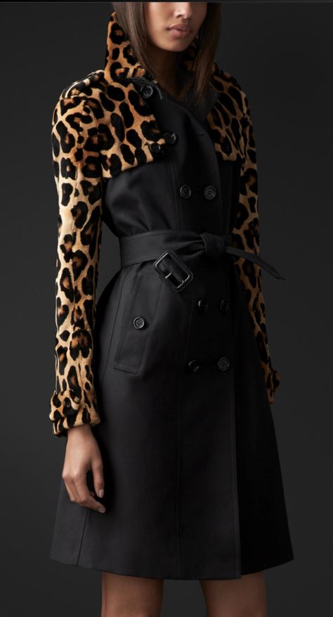 MINK GABARDINE TRENCH COAT Burberry Mode Mantel, Trench Coat Outfit, Leopard Print Coat, Burberry Trench, Classic Trench Coat, Animal Print Fashion, Raincoats For Women, Dress Coat, Print Coat