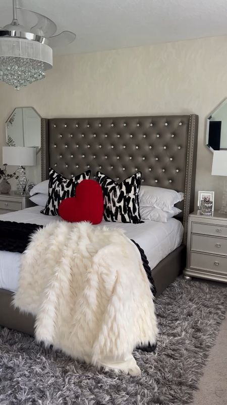 Black Women Bedroom Decor, Apartment Decor Black Women, Girl Apartment Decor, Black Bedroom Decor, Room Organization Bedroom, Apartment Decorating Living, Girly Apartment Decor, Luxury Room Bedroom, Classy Bedroom