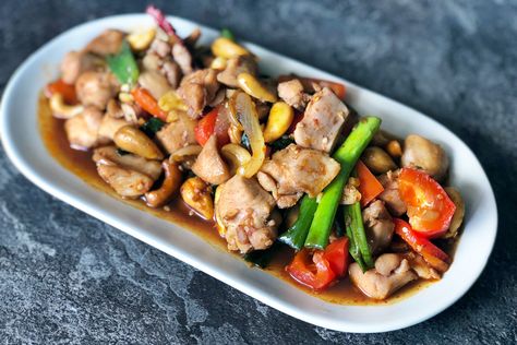 Stir Fried Chicken with Cashew Nuts (Gai Pad Med Mamuang) Pad Med Mamuang, Thai Cashew Chicken, Stir Fried Chicken, Nuts Recipes, Cashew Chicken Recipe, Will Cook For Smiles, Khao Soi, Pickled Cabbage, Country Recipes