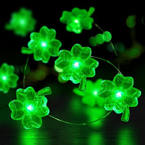 Shamrock String Light decorations 13Ft 50LEDs 3D Shamrock String Light.The string lights add festival atmosphere to St Patricks Day Thanksgiving Halloween Christmas Birthday Easter Wedding Birthday Mother's Day Anniversary or other special events. Irish Party Decorations, Patricks Day Decorations, Indoor Outdoor Wedding, Outdoor Holiday Party, St Patricks Day Decor, Irish Party, St. Patrick's Day Crafts, Easter Festival, Anniversary Party Decorations