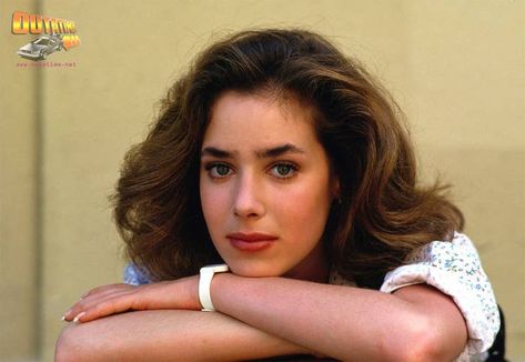 Claudia Wells, Donna Hay Recipes, Parker Outfit, Female Portrait Photography, Future Poster, Great Scott, Donna Hay, Casual Makeup, Back To The 80's