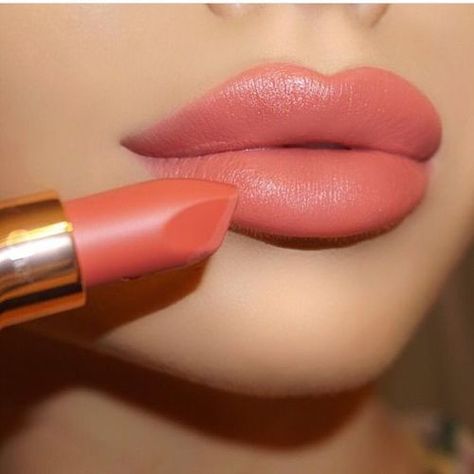 Unlike bright red, peach lipstick has a way of adding a subtle pop of color to your complexion and it's generally considered to be one of the most universally flattering color options. Spring Lipstick, Drugstore Lipstick, Lips Art, Peach Lipstick, Alat Makeup, Lip Tutorial, Lipstick Kit, Healthy Lips, Lip Makeup Tutorial