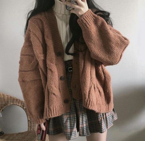 Korean Fashion Ideas, A Mirror, Clothing Ideas, Fashion Ideas, Korean Fashion, A Woman, Plaid, Mirror, Skirt