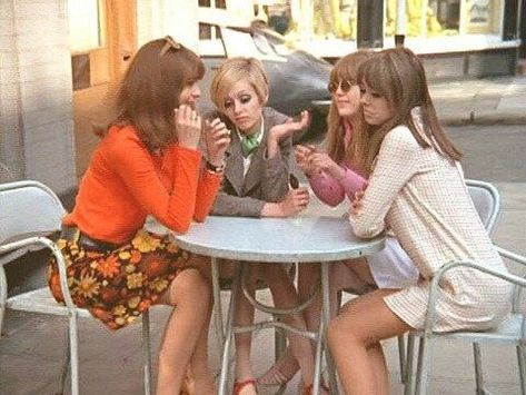 Samantha Juste, Chrissie Shrimpton, Jenny Boyd, 60s Aesthetic, Jean Shrimpton, Swinging 60s, Swinging London, 60s 70s Fashion, 60s And 70s Fashion