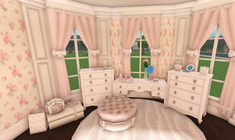 Bloxburg Coquette Bedroom, Bloxburg Coquette, Coquette Bedroom, Castle House Design, Fancy Bedroom, Blocksburg Room Ideas￼, Floor Bloxburg, House Decorating Ideas Apartments, Small House Layout