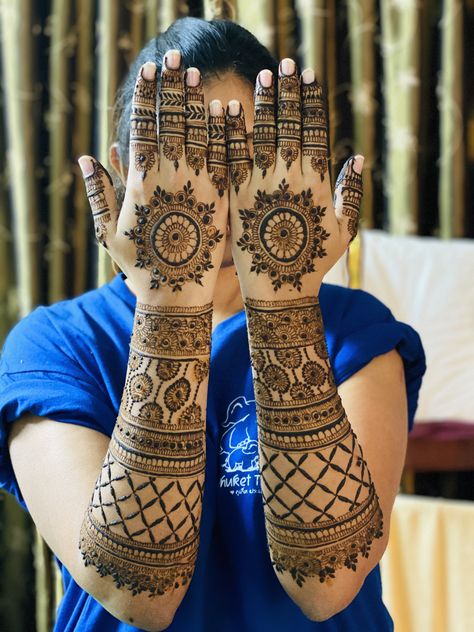 Modern Mehndi Designs Back Hand, Latest Mehndi Designs Wedding, Mehndi Designs Back Hand, Mehndi Designs Back, Mehandhi Designs, Modern Mehndi, Front Mehndi Design, Indian Mehndi Designs, Heena Design