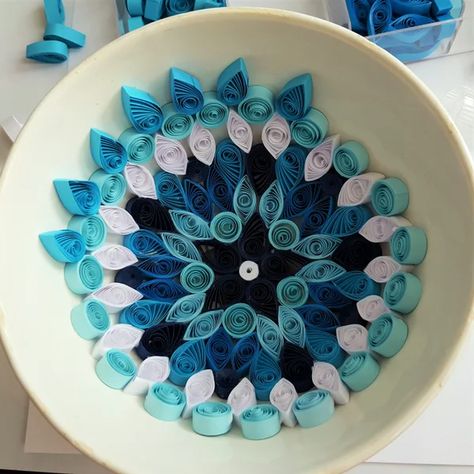 Quilled Roses, Quilling Comb, Diy Quilling Crafts, Quilling Supplies, Paper Bowl, Neli Quilling, Arte Quilling, Paper Quilling Flowers, Paper Quilling Cards