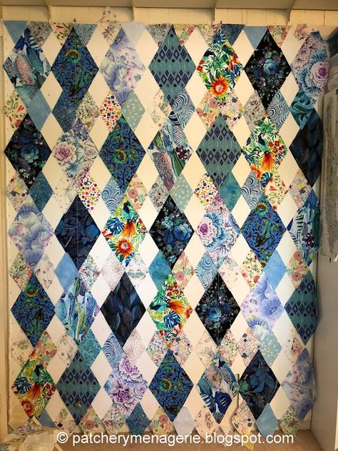 Diamond Patchwork Patterns, 60degree Triangle Quilts, Blue Scrap Quilts, 60 Degree Diamond Quilt Pattern, Diamond Quilts Ideas, Diamond Quilts, Diamond Quilt Pattern, Asian Quilts, Kaffe Fassett Quilts