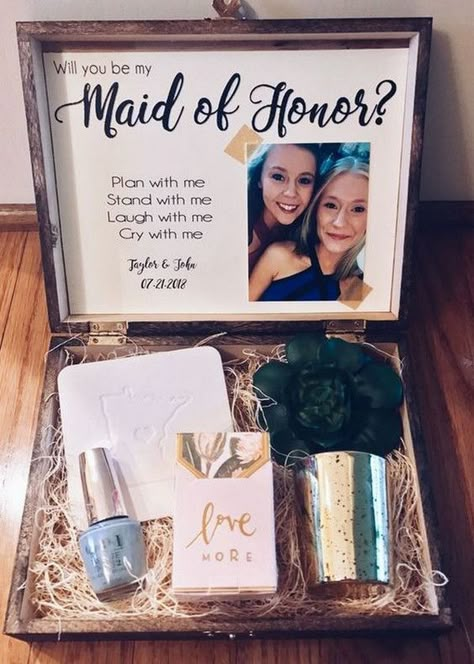 maid of honor bridesmaid proposal wedding ideas #wedding #bridesmaidgifts #weddingideas Bridesmaid Proposal Diy, Be My Maid Of Honor, Asking Bridesmaids, Bridesmaid Boxes, Bridesmaid Gift Boxes, Bridesmaid Box, Future Wedding Plans, Dresses Mermaid, Cadeau Photo