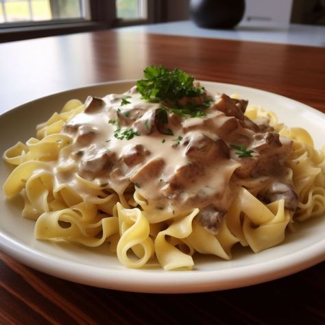 This recipe is called 'Poor Man's Stroganoff' but I swear I always feel like king when eating it Easy Beef Stroganoff, Slow Cooker Kitchen, Poor Man, Beef Casserole Recipes, Minced Meat, Beef Recipes Easy, Beef Casserole, Crockpot Recipes Slow Cooker, Beef Stroganoff