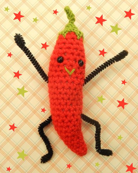 Chilli Billy Amigurumi - Free English Pattern Crochet Chili Pepper Pattern Free, Learning To Embroider, Crochet Fruit, Crochet Toddler, Crochet Food, Thread & Yarn, Chilli Pepper, Crochet Kitchen, Crochet Applique