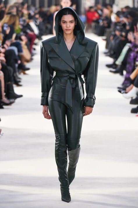 Couture Spring 2023, Alexander Vauthier, Fashion Bible, Mcqueen Fashion, Alexandre Vauthier, Futuristic Fashion, Spring 2023, Leather Outfit, Image Photography