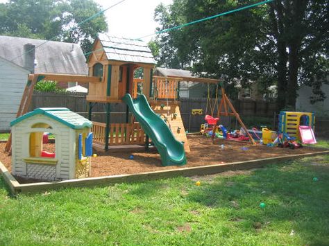 Playground Landscaping, Kids Backyard Playground, Backyard Kids Play Area, Play Area Backyard, Playground Set, Diy Playground, Outdoor Play Area, Playground Design, Ideas Backyard