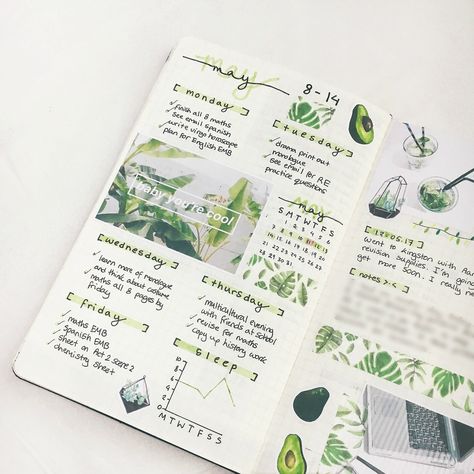 studyclarity:  “08/04/17 - 14/04/17  i’m trying out a new editing style, i think it looks a lot better and cleaner. i love light green spreads, they feel so fresh and neat!  ” Floral Doodles, Note Ideas, Journal Weekly, Bullet Journal Planner, Doodles Art, Kpop Journal, Bullet Journal Ideas, Art Concepts, Aesthetic Journal