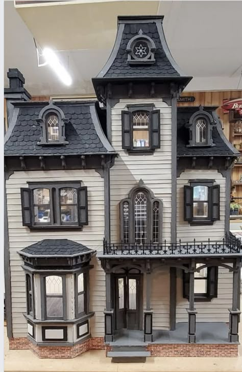 Victorian Gothic Dollhouse, Victorian House Exteriors, Gothic Doll House Diy, Dark Academia Dollhouse, Haunted Mansion Bloxburg, Gothic Doll House, Haunted House Exterior, Halloween House Exterior, Witchy Dollhouse