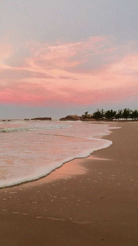 Pastel Pink Beach Aesthetic, Wallapers Aesthetics Iphone Pink, Pink Wallapers Aesthetics, Pink Beach Aesthetic Wallpaper, Beach Pink Wallpaper, Pink Summer Wallpapers, Pink Ocean Wallpaper, Pink Beach Wallpaper, Pink Beach Aesthetic