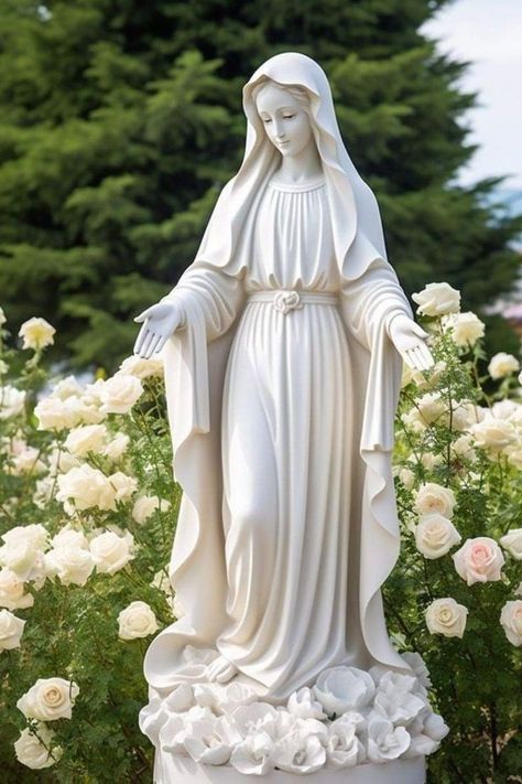 Marian Garden, Altar Catholic, Home Altar Catholic, Spiritual Reflection, Blessed Mother Statue, Catholic Wallpaper, Prayer Garden, Santi Cattolici, Virgin Mary Art