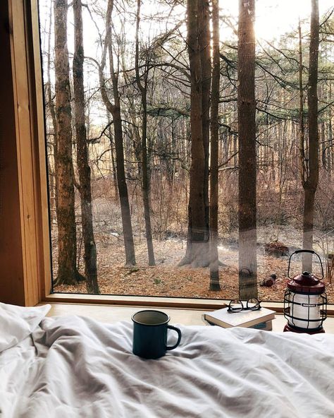 Grafika Vintage, Fall Bedding, Late Autumn, Cabin Living, Fall Inspiration, Cozy Aesthetic, Montage Photo, Hus Inspiration, Cabin In The Woods