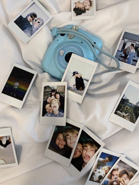 Poloride Photo, Poloroid Pictures Ideas, Fair Pictures, Friends Goals, Camera Pictures, Polaroid Photography, Instax Camera, Instax Photos, Instant Photography