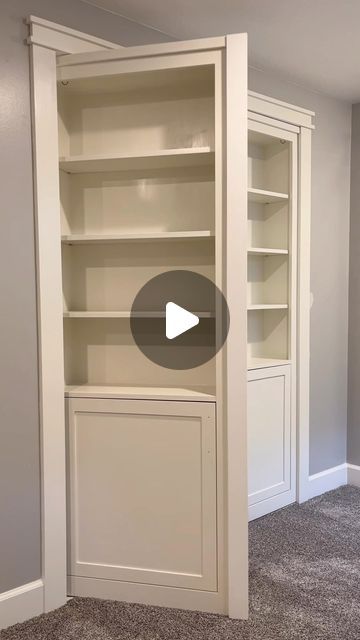 Secret Cupboard Ideas, Secret Door Bookshelf, Diy Bookshelf Door, Bookcase Door Diy, Secret Bookshelf Door, Dold Dörr, Hidden Bookshelf Door, Bookshelf Doors, Modern Bookshelf Design