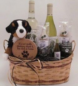 Dog Theme Raffle Basket, Dog Themed Raffle Basket Ideas, Dog Raffle Basket Ideas, Dog Basket Ideas, Dog Lover Gift Basket, Raffle Basket Ideas, Silent Auction Gift Basket Ideas, Pet Gift Basket, Basket Raffle