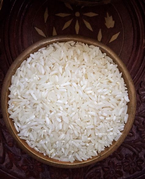 Simple techniques and methods to cook perfect white rice/raw rice.  I have tried to give few easy methods to perfectly cook Raw Rice/Pacharisi, and a few points like Rice Water Ratio, cooking time etc., for each method. A little practice is what you need for a perfect, fluffy rice every time you cook. Perfect White Rice, Raw Rice, Sense Of Taste, Fluffy Rice, Cooking Photos, Cheesy Chicken Broccoli, Rice White, Cooking White Rice, Rice Water