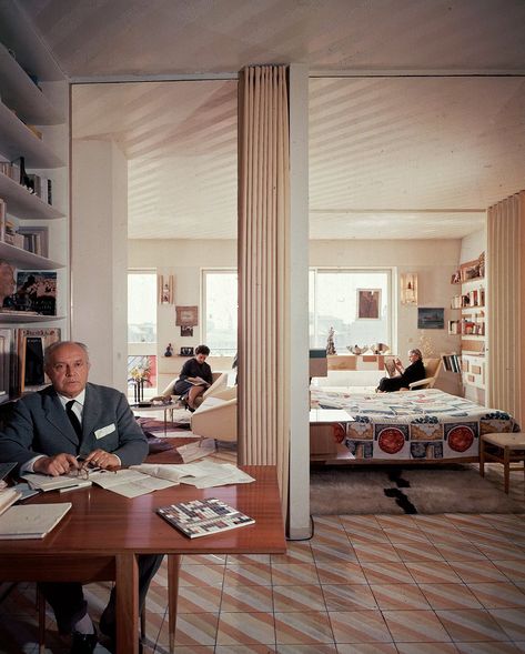 Gio Ponti Interior, Modern Italian Design, Built In Furniture, Marcel Breuer, Florence Knoll, Design School, Design Del Prodotto, Gio Ponti, Mid Century Modern Furniture