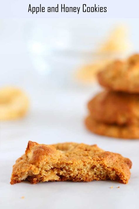 Apple and Honey Cookies - Renana's Kitchen. The best way to start this sweet #newyear off with a bang is with delicious Apple Honey Cookies. My recipe only calls for one bowl and 10 minutes of #baking so let’s get started Parve Desserts, Cookies Easy Recipe, Apple And Honey, Gluten Free Thanksgiving Recipes, Simple Chocolate Chip Cookie Recipe, Jewish Holiday Recipes, Holidays Recipes, Apple Honey, Fall Recipes Pumpkin