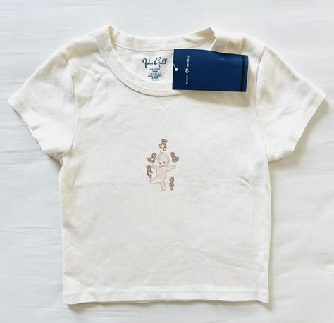 Brandy Melville Cherub, Brandy Fits, Brandy Melville Graphic Tees, Brandy Top, Brandy Melville Shirts, Brandy Melville T Shirts, Pink North Face, Brandy Melville Top, Angel Baby