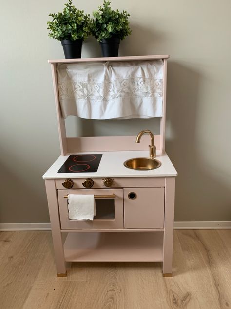 Makeover, ikea hack, spisig playkitchen, lekekjøkken, diy, Spisig Play Kitchen Makeover, Ikea Spisig Play Kitchen Hack, Spisig Play Kitchen Hack, Spisig Play Kitchen, Ikea Duktig Makeover, Duktig Makeover, Ikea Childrens Kitchen, Ikea Toy Kitchen, Ikea Kids Kitchen