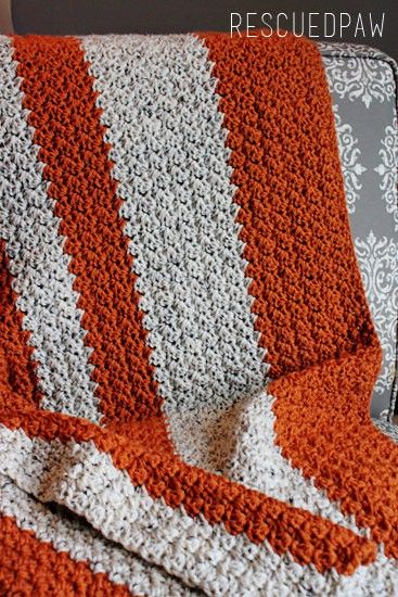 FREE Crochet Pattern for a Pumkin Blanket from Rescued Paw Designs! www.rescuedpawdesigns.com Chevron Crochet Blanket Pattern, Pumpkin Blanket, Zig Zag Crochet, Crochet Blanket Chevron, Fall Blanket, Chevron Crochet, Crochet Blanket Pattern Easy, Fall Crochet Patterns, Crocheted Blanket