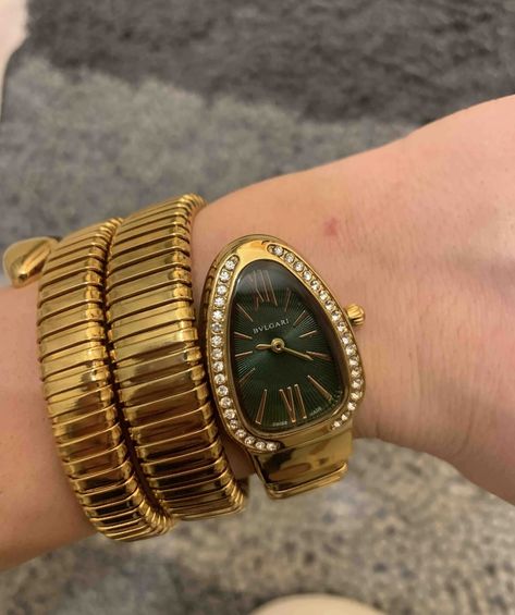 Bvlgari Watch, Rich Auntie, Small Waist Workout, Green Watch, Waist Workout, Dream Style, Watch Collection, Small Waist, Summer Outfit