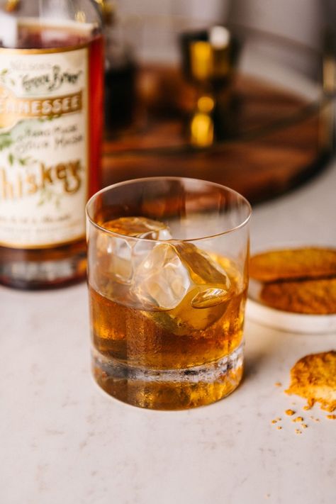 Sugar Cookie Old Fashioned | Nelson's Green Brier Distillery Spiced Simple Syrup, Girls Night Drinks, Honey Cocktail, Bourbon Cocktail Recipe, Old Fashion Cocktail Recipe, Old Fashioned Drink, Drink Syrups, Thanksgiving Week, Simple Syrup Recipes