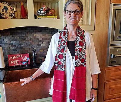 DIY Kitchen Towel Boa | The Culinary Center of Kansas City® - Kitchen Boa® Diy Kitchen Towels, Towel Boa, Kitchen Towels Diy, Dish Towel Crafts, Kitchen Boa, Kitchen Towels Crafts, Towel Scarf, Diy Towels, Bazaar Ideas