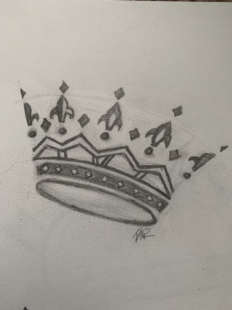 Crown Tattoo Idea Follow my insta! The_artist156 I also take requests! Evil Crown Drawing, Crown Drawing Ideas, Drawing Ideas On T-shirts, How To Draw A Crown Step By Step, How To Draw A Crown, Drawing Of Crown, Crown Drawing Sketches, Crown Drawing Easy, Crown Drawings