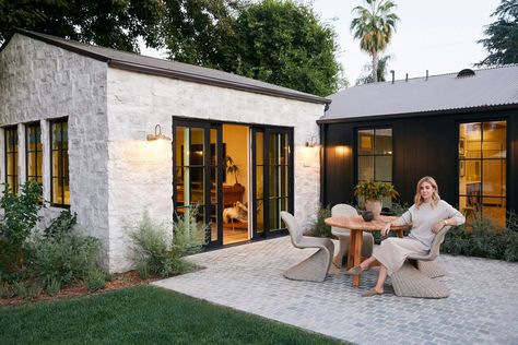 Woodland Hills California, Amber Lewis, Stone Siding, Interiors Online, Casa Exterior, Woodland Hills, Amber Interiors, California Homes, Architectural Digest