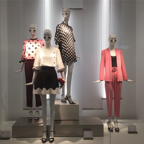 ZARA, Square One Shopping Centre, Mississauga, Ontario, Canada, "Retro Chic for Spring occasions with Print and Pattern", photo by Heather Logan, pinned by Ton van der Veer Memphis Design Interior, Unique Mannequin, Window Display Retail, Retail Facade, Clothing Store Displays, Visual Merchandiser, Clothing Store Interior, Print And Pattern, Mannequin Display