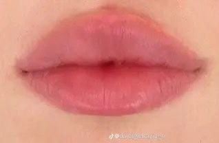 Rounded Cupids Bow Lips, Pink Lip Aesthetic, Cupids Bow Lips, Natural Pink Lips, Ideal Face, Pretty Teeth, Lips Inspiration, Healthy Heart Tips, Face Art Makeup