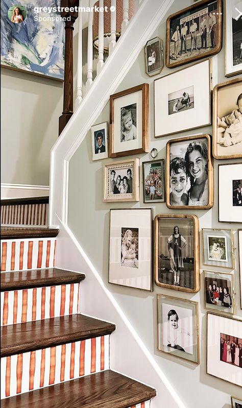 Gallery Wall Dining Room Eclectic, Basement Stairs Gallery Wall, Gallery Wall Staircase Family Pics, Basement Stairs Photo Wall, Gallery Wall White Walls, Photo Wall Layout Bedroom, Staircase Wall Photos, Apartment Stairs Decor, Gallery Wall Entrance