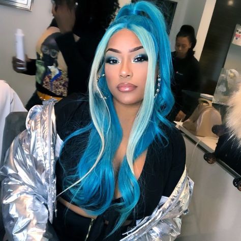 ⠀⠀⠀⠀⠀⠀⠀⠀⠀⠀⠀⠀⠀👑DON👑 V - IV on Instagram: “You should let me love you 💙” Baddie Birthday, Hot Hairstyles, Hair Colorful, Blue Black Hair, Birthday Hairstyles, Hair Color Streaks, Beach Wave Hair, Blue Wig, Human Wigs