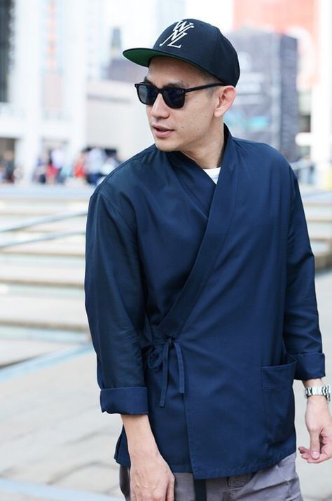 Personal Spring Inspo Album - Album on Imgur Blue Haori, Eugene Tong, Men's Kimono, Moda Kimono, Male Dress, Haori Jacket, Modern Kimono, Tommy Ton, Male Kimono