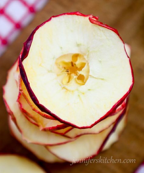 How To Dry Apples, Dry Apples, Pioneer Skills, Food Drying, Dehydrated Apples, Unique Treats, Dehydrating Food, Dehydrated Foods, Apple Peeler