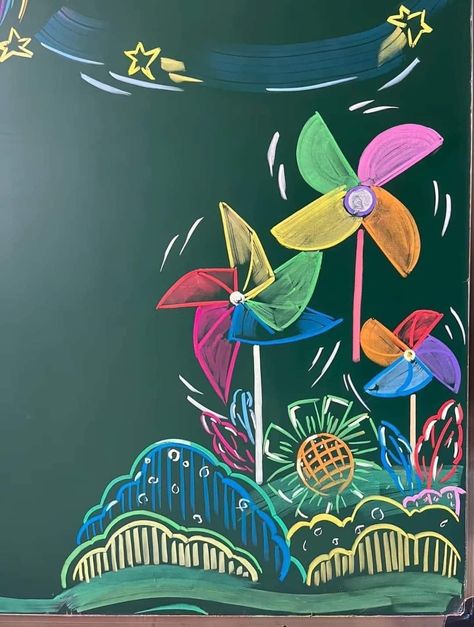 Chalkboard Art Classroom, School Chalkboard Art, Simple Wall Paintings, Blackboard Drawing, Blackboard Art, Butterfly Art Drawing, Book Art Projects, Chalk Lettering, Preschool Arts And Crafts