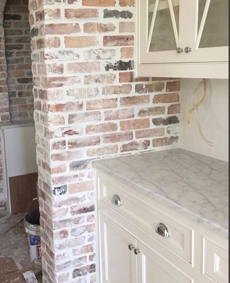 Old Chicago brick with white mortar Kitchen Backsplash With Dark Cabinets, White Cabinet Kitchen, Kitchens Backsplash, Backsplash Ideas Kitchen, Kitchen Backsplash With White Cabinets, Brick Fireplace Wall, Backsplash Kitchen White Cabinets, Backsplash White, Backsplash With Dark Cabinets