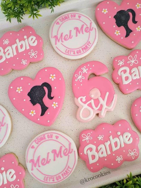 Barbie Sugar Cookies Royal Icing, Barbie Royal Icing Cookie, Barbie Sugar Cookies, Barbie Cookies Decorated, Barbie Cookies, Girls Barbie Birthday Party, Barbie Doll Head, Barbie Pool Party, Cartoon Cookie