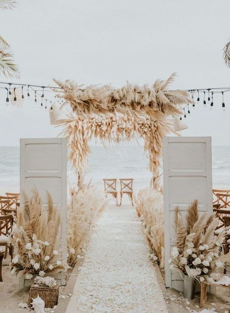 Royal Mermaid, Hipster Wedding, Rustic Wedding Decorations, Wedding Ceremony Ideas, Boho Beach Wedding, Summer Beach Wedding, Grass Wedding, Beach Wedding Inspiration, Beach Ceremony