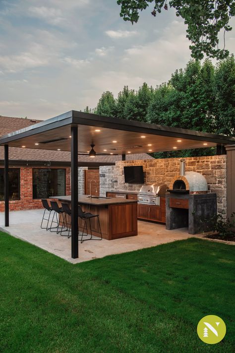 Pergola Patio With Outdoor Kitchen, Backyard Pool Bbq Ideas, Backyard Patio Designs With Bbq Area, Backyard Pool And Bbq Area, Outdoor Living Kitchen Patio, Backyard Patio With Kitchen, Barbecue Patio Ideas Backyards, Small Barbeque Area Ideas Outdoor, Backyard Patio Designs With Pool Outdoor Kitchens