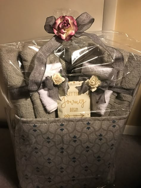 Bridal shower gift basket, sheet and towel set Towel Gift Basket Ideas Wedding, Towel Set Gift Basket, Towels Gift Basket Ideas, Laundry Basket Bridal Shower Gift, Bridal Shower Towel Gift Basket, Towel Basket Gift, Bath Towel Gift Basket Ideas, Towel Gift Basket Ideas, Bridal Shower Gifts Basket