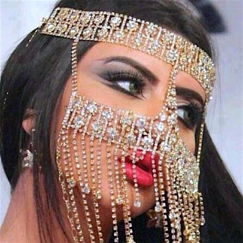 Crown Mask, Halloween Party Accessories, Face Jewelry, Mask Fashion, Face Jewellery, Face Jewels, Arab Beauty, Mask Halloween, Fashion Mask