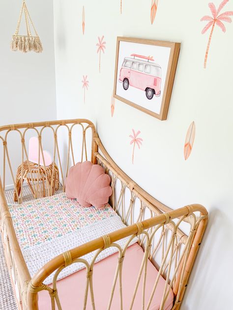 Luna Nursery, Color Schemes Bedroom, Magical Kids Room, Furniture Design Bedroom, Wallpapers Home Decor, Kids Room Interior, Modern Lights, Kids Room Interior Design, Toddler Girl Room